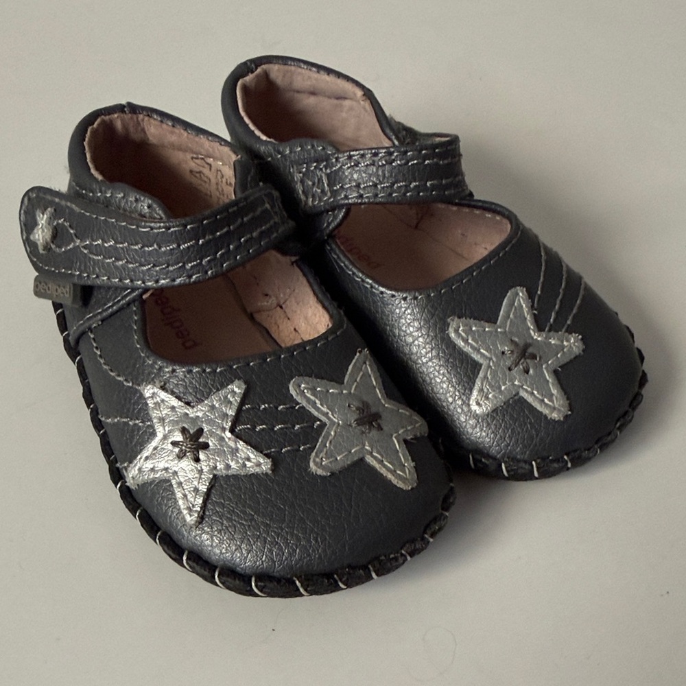Baby Girls Pediped Starlite Pewter 6-12 month Shoes with Silver Stars like new